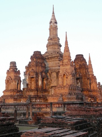 Wat Mahathat evening